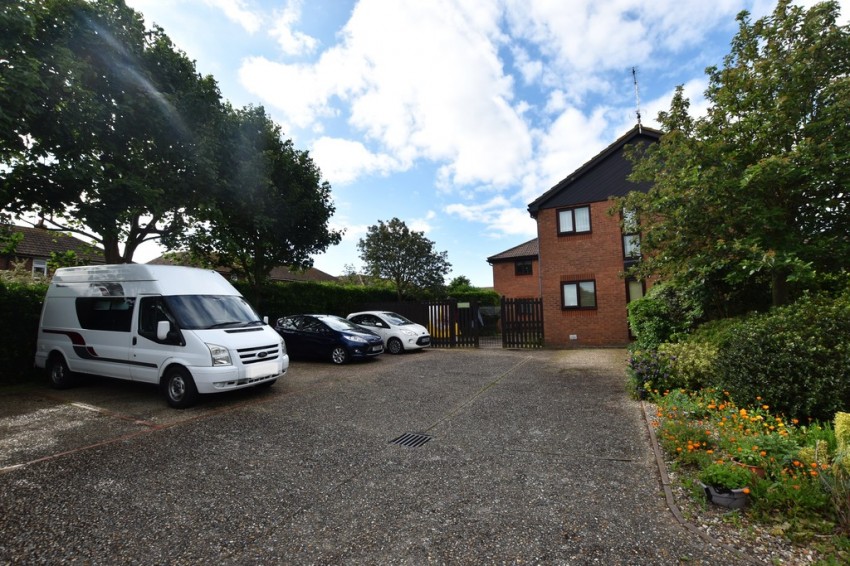 Images for Roselawn Gardens, Margate EAID:f7dad3ea73a210ef97482ecc254de312 BID:1