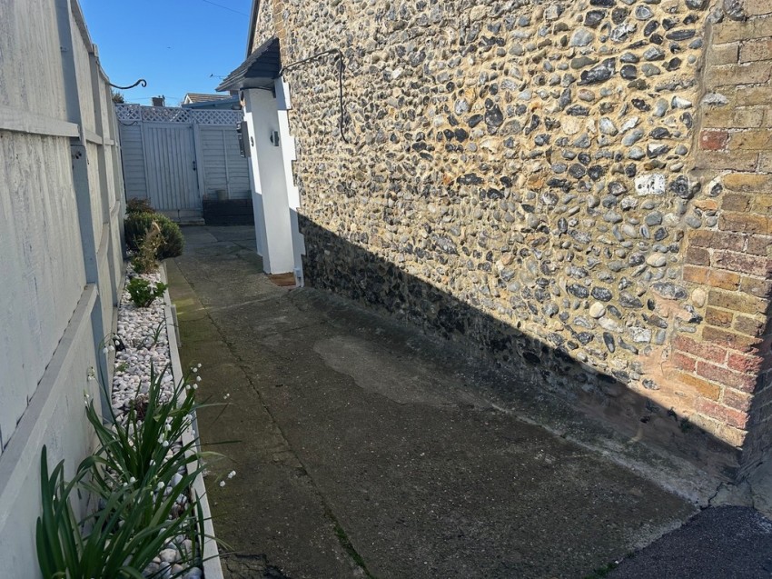 Images for Epple Road, Birchington EAID:f7dad3ea73a210ef97482ecc254de312 BID:1